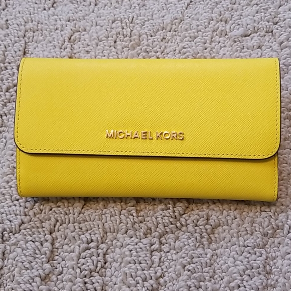 Michael Kors Handbags - NWT Michael Kors large trifold wallet